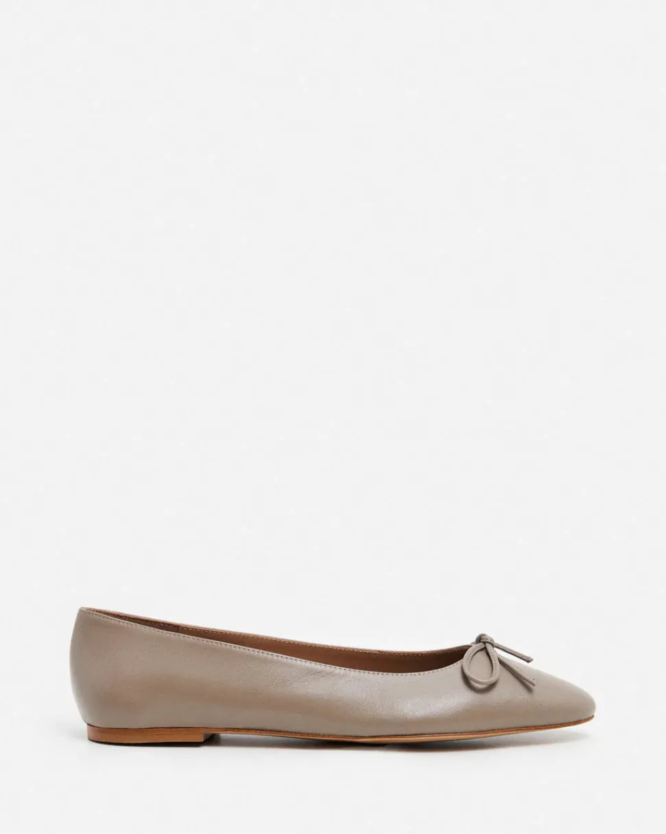 Flattered - Bodil Leather