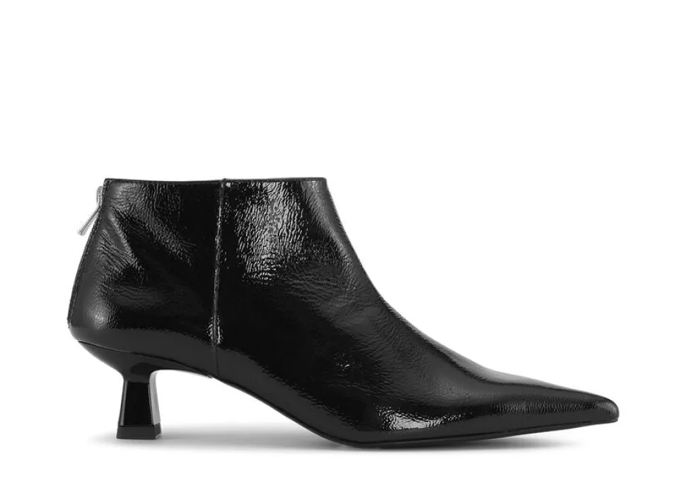 Ganni - Soft Pointy Crop Boot Naplack