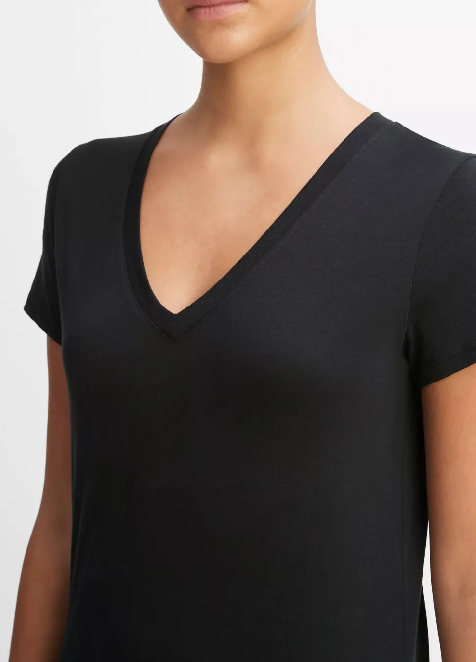 Vince - Essential V-Neck