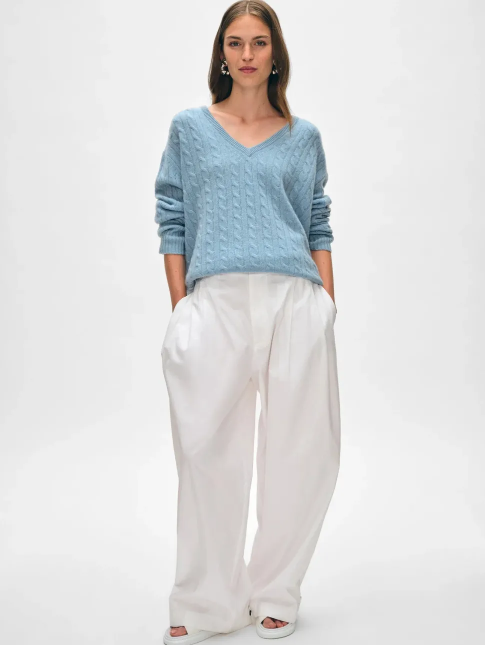 White and Warren White + Warren - Cashmere Featherweight Cable Vneck